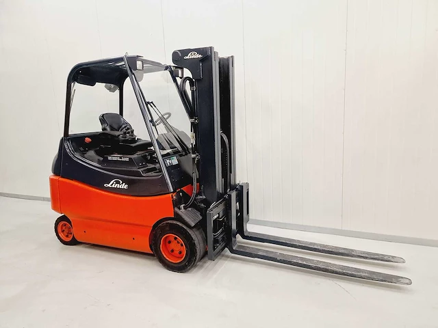 Linde - 2004 - e30 /600-02 - vorkheftruck - afbeelding 28 van  30