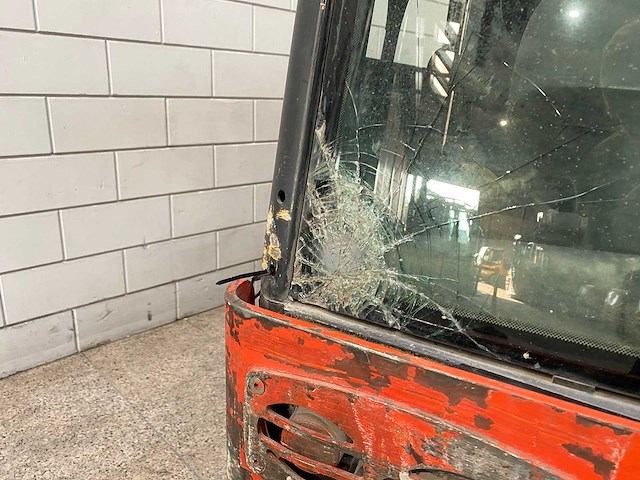 Linde - 2005 - p250 - industriële trekker - afbeelding 4 van  14