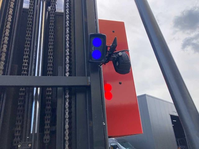 Linde - 2012 - v12 man up - reach truck - afbeelding 12 van  12