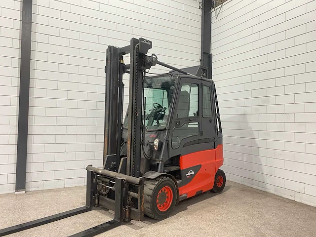 Linde - 2013 - e50hl-01 - vorkheftruck - afbeelding 1 van  14