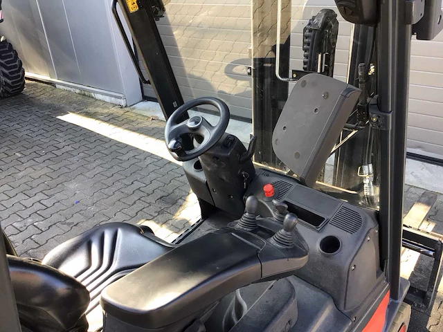 Linde - 2014 - e16-02 - vorkheftruck - afbeelding 3 van  14