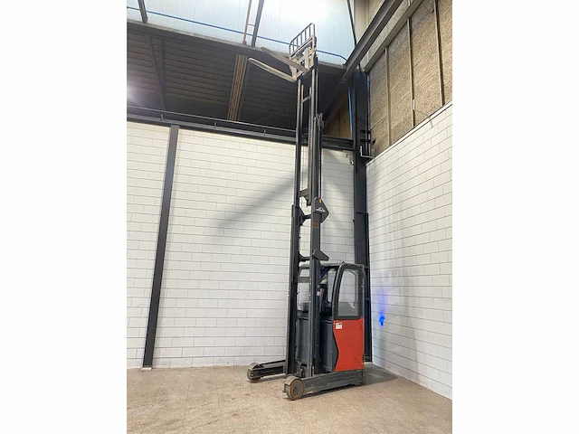 Linde - 2015 - r16 - reach truck - afbeelding 7 van  13