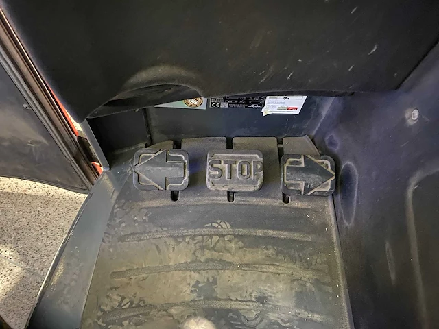 Linde - 2015 - r16 - reach truck - afbeelding 13 van  13