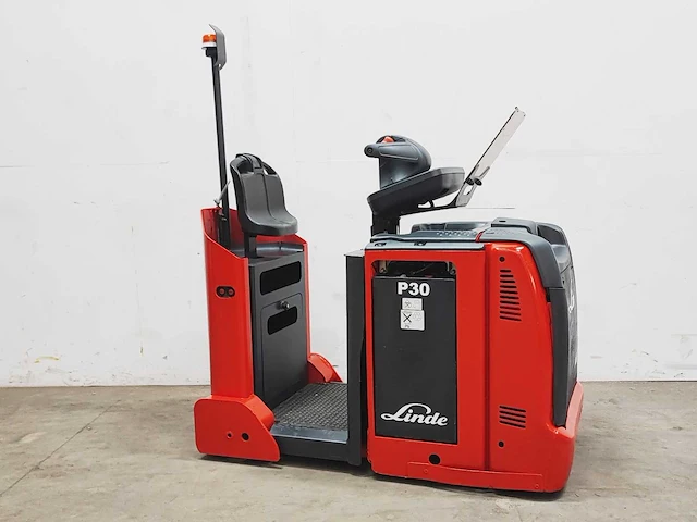 Linde - 2017 - p30c - industriële trekker - afbeelding 1 van  9