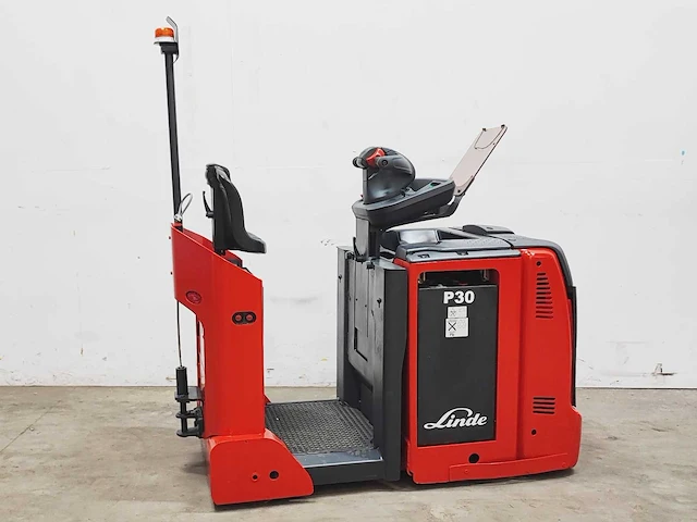 Linde - 2017 - p30c - industriële trekker - afbeelding 4 van  9