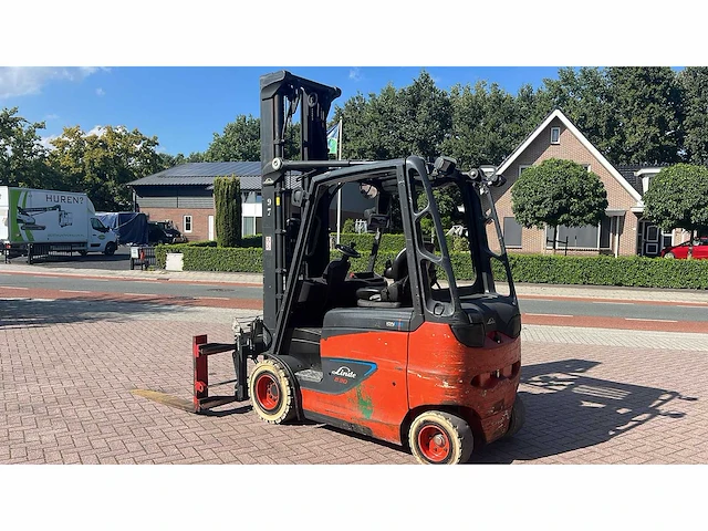 Linde - 2019 - e30h - vorkheftruck - afbeelding 1 van  8