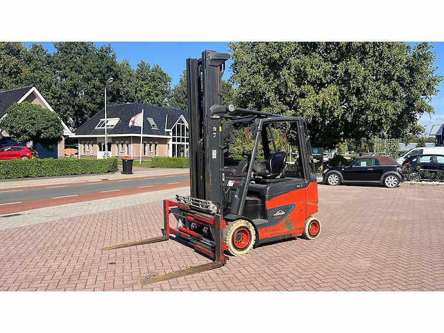 Linde - 2019 - e30h - vorkheftruck - afbeelding 2 van  8