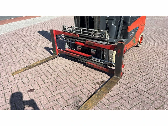 Linde - 2019 - e30h - vorkheftruck - afbeelding 4 van  8