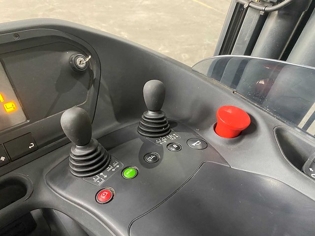 Linde - 2019 - r16 - reach truck - afbeelding 11 van  16