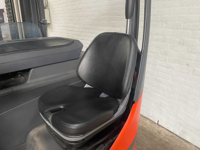 Linde - 2019 - r16 - reach truck - afbeelding 9 van  16