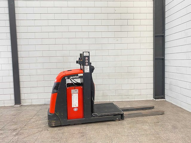 Linde - 2019 - v10-02 - orderpicker - afbeelding 1 van  11