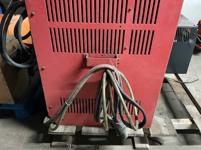 Linde - 80v 100a - acculaders - afbeelding 2 van  2