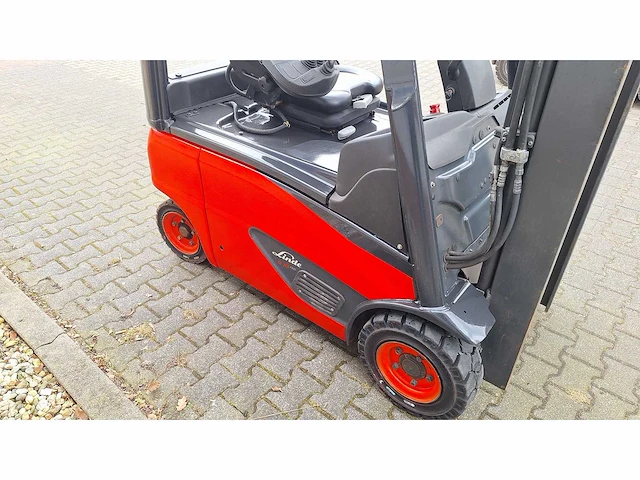 Linde - e16 p-02 - vorkheftruck - afbeelding 11 van  13