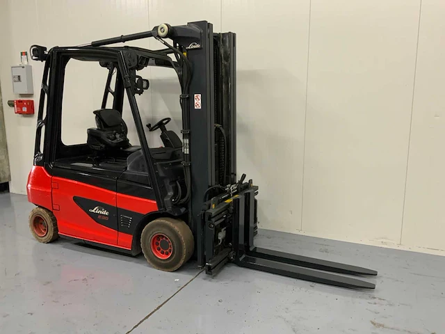 Linde - e30 - 2017 - vorkheftruck - afbeelding 10 van  20