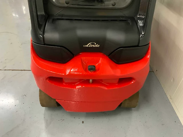 Linde - e30 - 2017 - vorkheftruck - afbeelding 18 van  23
