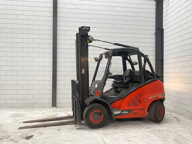 Linde - h40t-02 - vorkheftruck - 2010 - afbeelding 1 van  16
