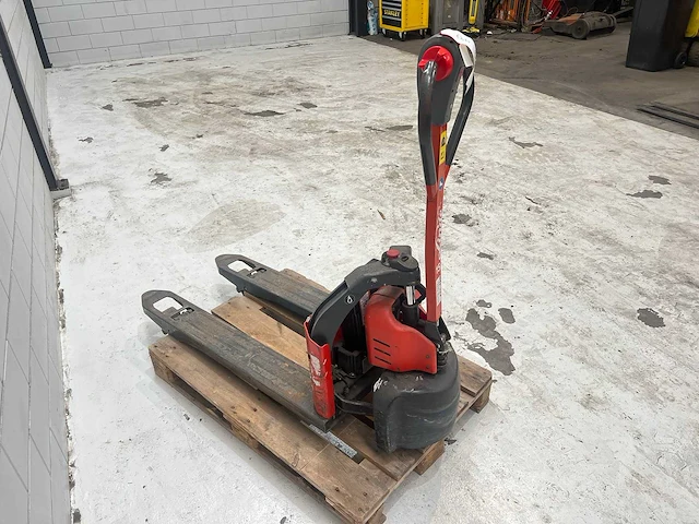 Linde - mt12 - electric pallet trucks - 2020 - afbeelding 2 van  8