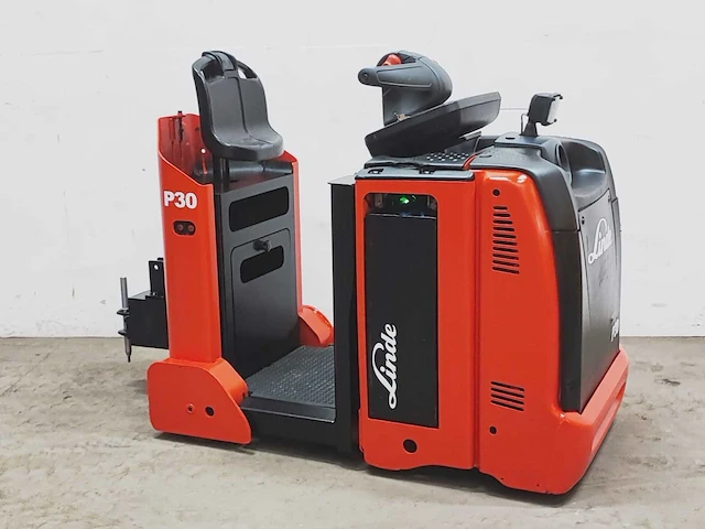 Linde - p30c - industriële trekker - 2018 - afbeelding 1 van  11