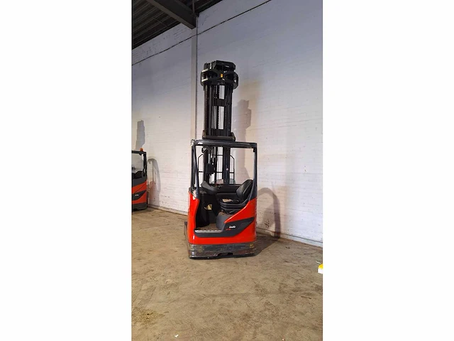 Linde - r14hd-01 - reach truck - afbeelding 12 van  17