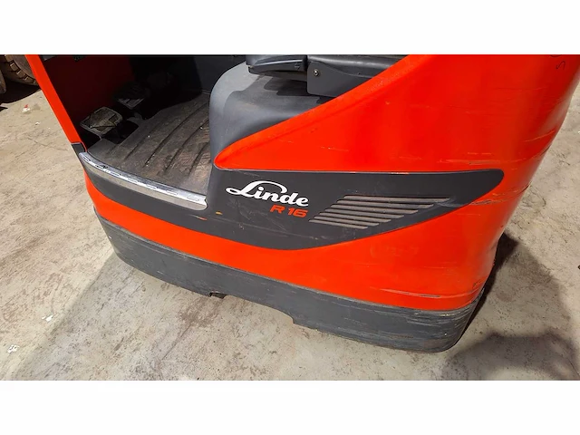 Linde - r16- reach truck - 2014 - afbeelding 6 van  10