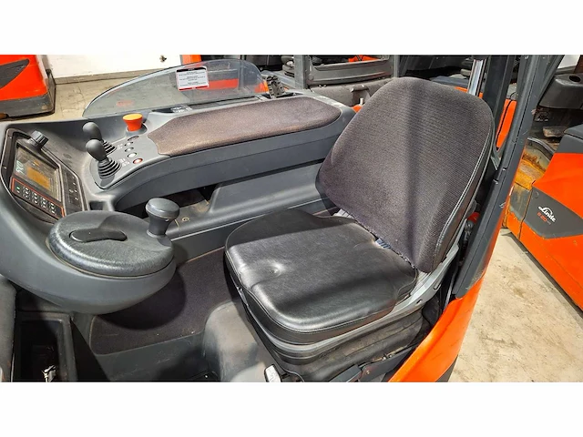 Linde - r16- reach truck - afbeelding 7 van  8