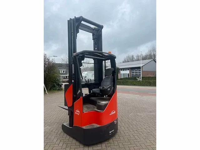Linde - r16x - reach truck - 2010 - afbeelding 2 van  8