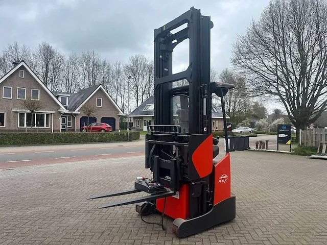 Linde - r16x - reach truck - 2010 - afbeelding 4 van  8