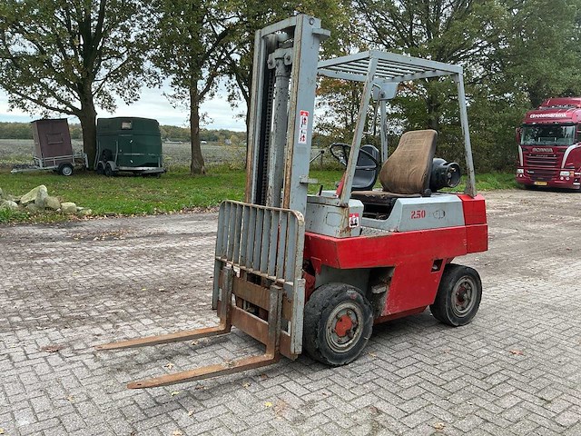 Linde 2.50 vorkheftruck - afbeelding 1 van  22