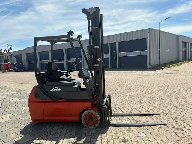 Linde e16-02 vorkheftruck - afbeelding 14 van  17