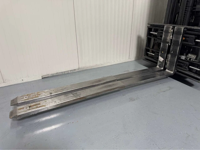 Linde e18l evo - uitschuifbare lepels - vorkheftruck - afbeelding 2 van  19