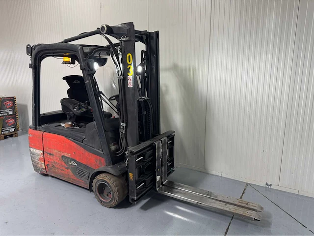 Linde e18l evo - uitschuifbare lepels - vorkheftruck - afbeelding 16 van  19