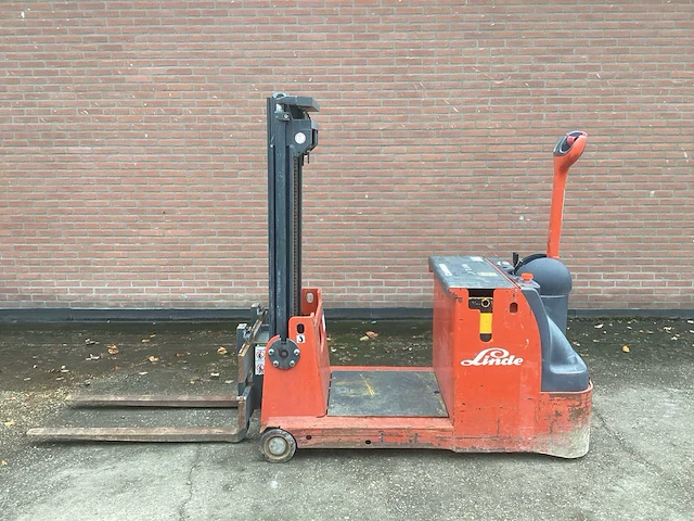 Linde l 12 ac stapelaar - afbeelding 1 van  6