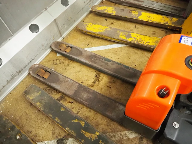 Linde material handling - afbeelding 3 van  5