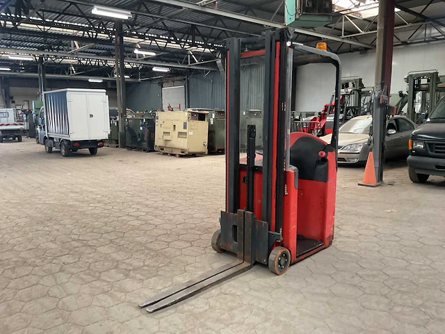 Linde orderpicker - afbeelding 2 van  9