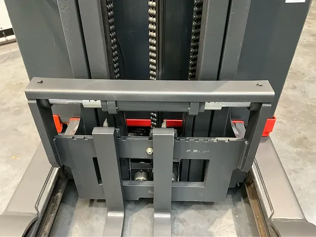 Linde r 16 s reach truck - afbeelding 10 van  14
