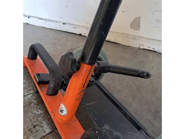 Linoleum roller ~, uzin utz / wolff, linoleum roller, 2013 - afbeelding 5 van  6