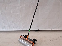 Linoleum roller ~, uzin utz / wolff, linoleum roller, 2016 - afbeelding 1 van  7