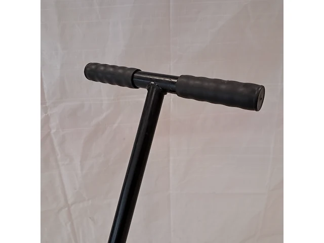 Linoleum roller ~, uzin utz / wolff, linoleum roller, 2016 - afbeelding 3 van  7