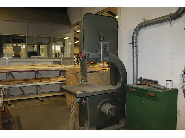 Lintzaagmachine nn. bouwjaar onbekend. afmeting 85 x 140 x 240 cm - afbeelding 1 van  3