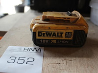 Lion accu dewalt 4 amp xr lion. - afbeelding 1 van  2