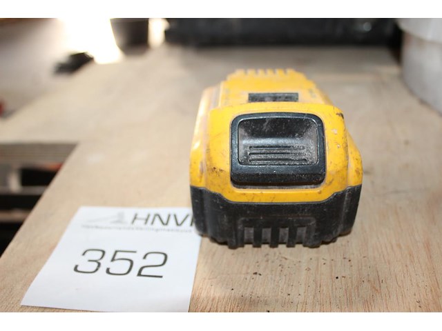 Lion accu dewalt 4 amp xr lion. - afbeelding 2 van  2