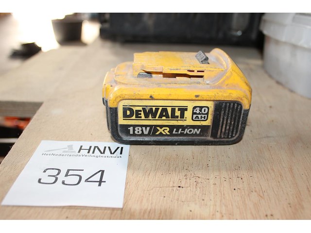Lion accu dewalt 4 amp xr lion. - afbeelding 1 van  1