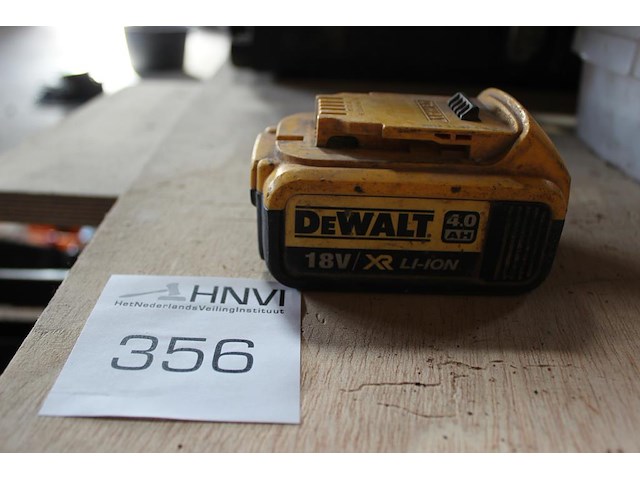 Lion accu dewalt 4 amp xr lion. - afbeelding 1 van  1