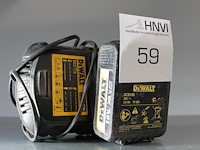 Lion accu dewalt xr 18v met lader. - afbeelding 1 van  1