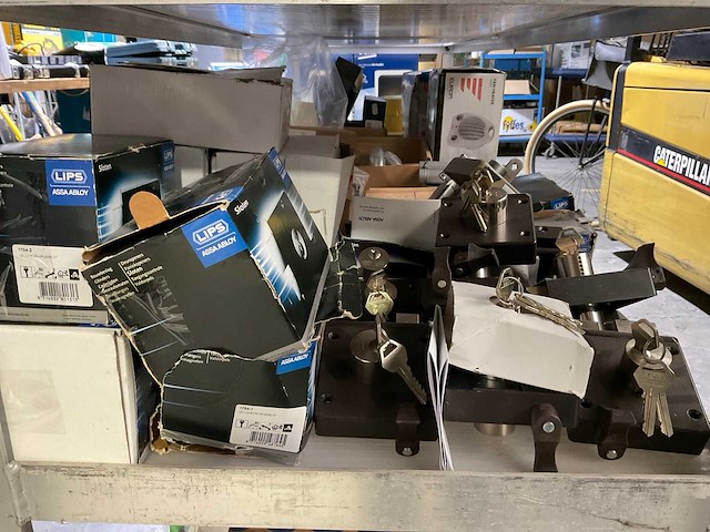 Lips, senco, eurom, intersteel, cisa slot, deurbeslag - afbeelding 1 van  7