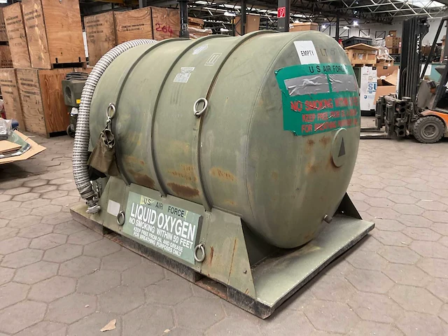 Liquid storage tank - afbeelding 4 van  7