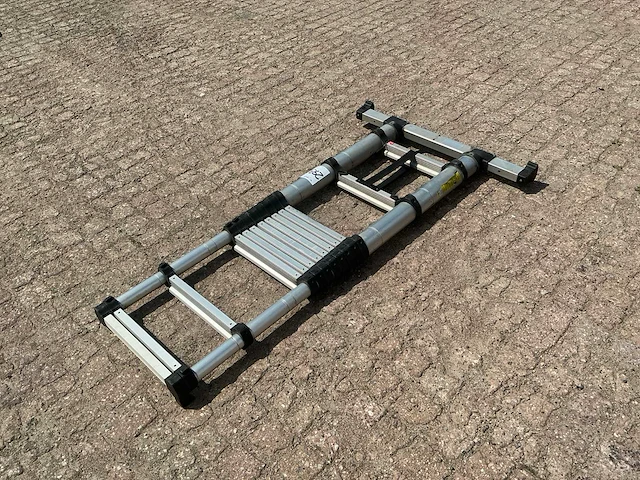 Little jumbo aluminium telescoopladder - afbeelding 4 van  5
