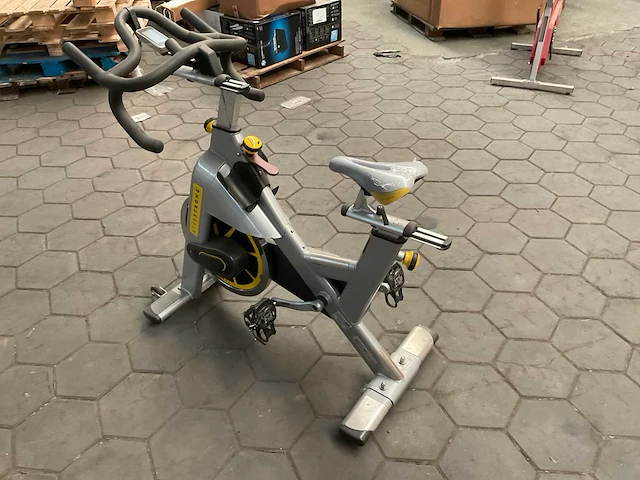 Live strong ls-s series classe s spinningbike - afbeelding 3 van  8