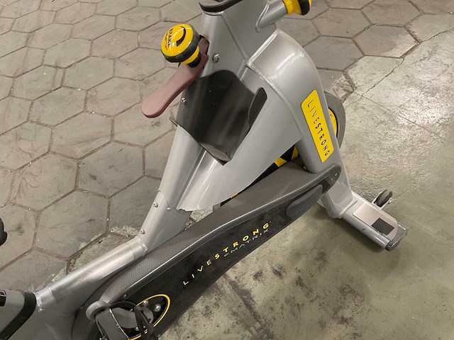 Livestrong by matrix spinning bike - afbeelding 7 van  8