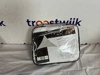 Livn schaduwdoek iseo hdpe driehoek 3x2.5m wit - wind- en waterdoorlatend - dikte doek: 185 gr/m2 - inclusief bevestigingskoord en rvs bevestigingsringen - afbeelding 2 van  2
